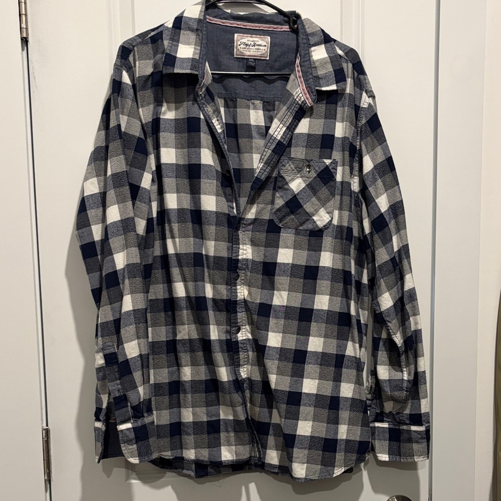Casual Navy & White Plaid Button-Down Shirt